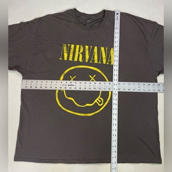 Nirvana Iconic Smiley Logo Graphic Men 3XL Gray Short Sleeve Music - Picture 5 of 5